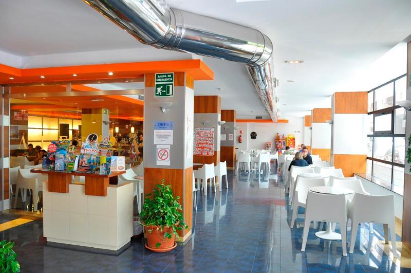 Hotel Cuco Бенидорм Екстериор снимка