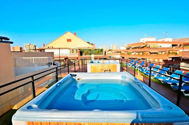 Hotel Cuco Бенидорм Екстериор снимка