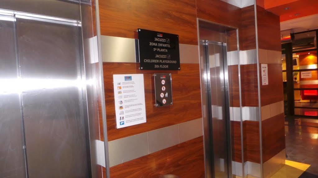 Hotel Cuco Бенидорм Екстериор снимка