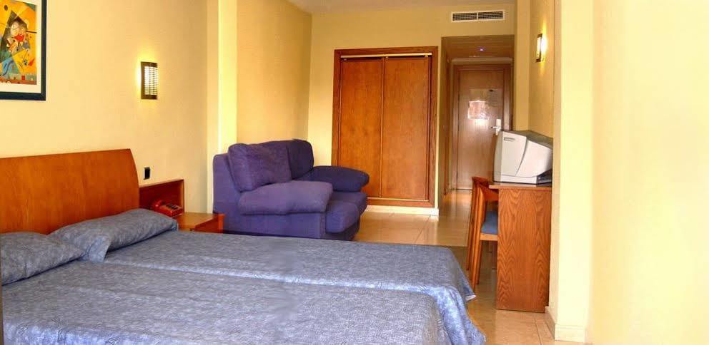 Hotel Cuco Бенидорм Екстериор снимка